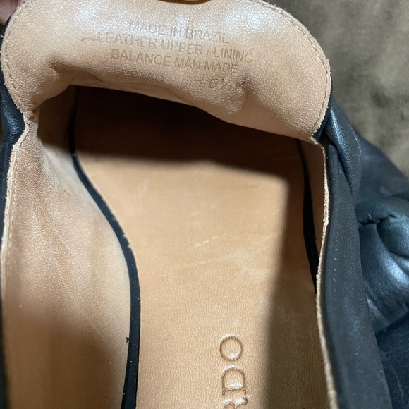 Bernardo black Leather Slip-On loafers 6.5 M - Picture 8 of 8